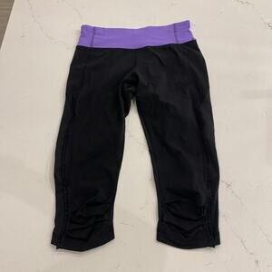 Lululemon Capri Leggings Black and Purple‎ Size 4